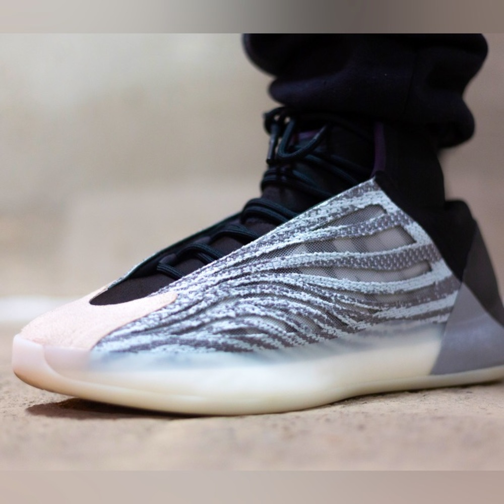 YEEZY QNTM QUANTUM BY ADIDAS SIZE 10